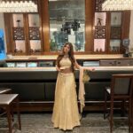 Akanksha Puri Instagram - Let’s spread the Sparkle ✨ . . Styled by - @styleitupwithraavi Outfit by - @frontierphagwara Jewel by - @bombay.creations Makeup by - @sculptstoriesbyrheamadan Hair by - @hairstylebysimmyupadhyay Potli bag by - @ssm_couture Brands PR - @thedawnmedia_ @tanvi_prashar @pragyadawra