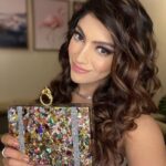 Akanksha Puri Instagram - #aboutlastnight 🧜🏼‍♀️ . . Make up / Hair @nikitadeokar.makeupartist Styled @stylebytaashvi Jewellery @the_jewel_gallery Clutch bag @oceana_clutches