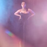 Akshara Gowda Instagram – Have some fire. BE UNSTOPPABLE.be a force of nature .♥️💕🔥

Walked for @teach_for_change presented by @radhatmt
Powered by: @thetribeconcepts

Outfit: @shantanunikhil
Jewellery: @hiyajewellers Footwear: @centroshoesindia
Makeup: 
@emraanartistry
Hair team: @sachindakoji_pro

Styled by: @officialanahita
Pics: @shreyansdungarwal

Co-hosted by: @westinhyderabad 
Sponsored by @kamalwatchco @navaskinandbody
Decor: @minttusarna 

#TeachForChange #PegaTeachForChange

#aksharagowda #stylishtamilachi #aksharagowdabikki #stylishtamizhachi