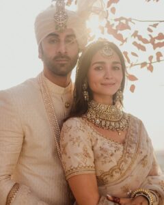 Alia Bhatt Instagram - Today, surrounded by our family and friends, at home … in our favourite spot - the balcony we’ve spent the last 5 years of our relationship - we got married.
With so much already behind us, we can’t wait to build more memories together … memories that are full of love, laughter, comfortable silences, movie nights, silly fights, wine delights and Chinese bites.
Thank you for all the love and light during this very momentous time in our lives. It has made this moment all the more special. 
Love,
Ranbir and Alia ✨♥️♾