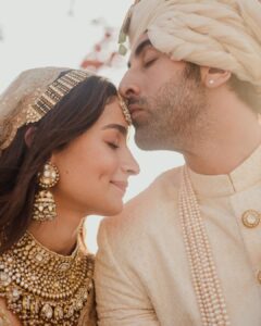 Alia Bhatt Instagram - Today, surrounded by our family and friends, at home … in our favourite spot - the balcony we’ve spent the last 5 years of our relationship - we got married.
With so much already behind us, we can’t wait to build more memories together … memories that are full of love, laughter, comfortable silences, movie nights, silly fights, wine delights and Chinese bites.
Thank you for all the love and light during this very momentous time in our lives. It has made this moment all the more special. 
Love,
Ranbir and Alia ✨♥️♾