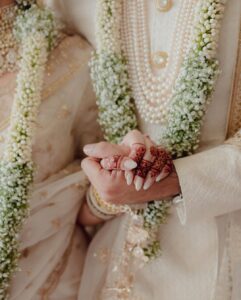 Alia Bhatt Instagram - Today, surrounded by our family and friends, at home … in our favourite spot - the balcony we’ve spent the last 5 years of our relationship - we got married.
With so much already behind us, we can’t wait to build more memories together … memories that are full of love, laughter, comfortable silences, movie nights, silly fights, wine delights and Chinese bites.
Thank you for all the love and light during this very momentous time in our lives. It has made this moment all the more special. 
Love,
Ranbir and Alia ✨♥️♾