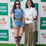 Ameesha Patel Instagram – BARODA yesterday.. proud to have inaugurated the fantastic @themexicantapasbar 
@tarunapatel @akankshap @aishwaryapatel

Represented by @silverbell.networks 
For any events and brand collaborations mail :mktg@silverbell.network