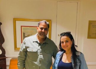 Ameesha Patel Instagram - So lovely to meet my friend @vikas_chaudhary_india after sooo long … always so much to catch up 💖