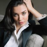 Amy Jackson Instagram - The @armanibeauty glow, created using Luminous Silk Foundation. I wear silky shade 6 #armanibeauty #luminoussilk The look by @naokoscintu @ionawolffphoto 📸