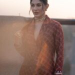 Amyra Dastur Instagram - Suits and Sunsets 🌅 . . . Hair @hairstylist_madhav MUA @miimoglam Styled by @malvika_tater Wearing @drishtizahabia Jewellery @minerali_store DoubleTree By Hilton - Ahmedabad
