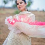 Anasuya Bharadwaj Instagram – God, Goals, Growing and Glowing 😇🧿❤️

For #Jabardast #tonyt 
Outfit & Styling @gaurinaidu 🥰
PC: @verendar_photography 📸
