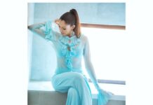 Andrea Jeremiah Instagram - Ice ice baby 🧊🧊 📸 @soondah_wamu 👗 @chaitanyarao_official MUH @touchofandy @sharmilahairstylist