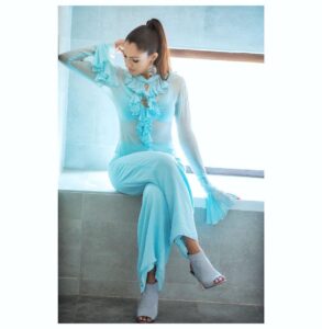 Andrea Jeremiah Instagram - Ice ice baby 🧊🧊 📸 @soondah_wamu 👗 @chaitanyarao_official MUH @touchofandy @sharmilahairstylist