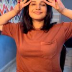 Angana Roy Instagram - Acing hair flips with @anganaroyy #Srikanto
