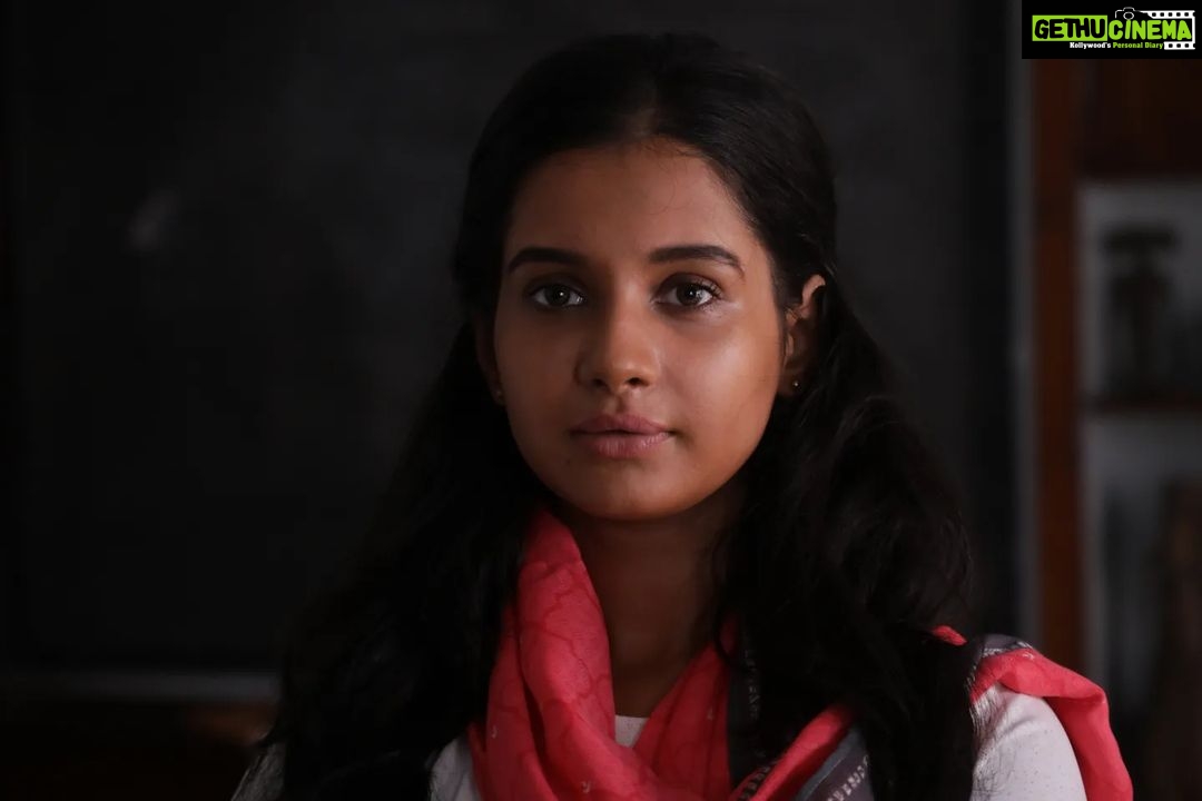 Angana Roy Instagram - Being Rajlokkhi. Some stills from Srikanto, now streaming only on @hoichoi.tv 🖤 @acropoliisentertainment #srikanto #rajlokkhi #hoichoi #newseries #tendays #mondayblues #characterday #bengaliseries #different #avtar #lovefromA #aprilrelease #dusky #transformation #aprilborn #summervibes #grateful Andul, India