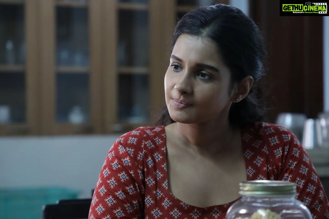 Angana Roy Instagram - Being Rajlokkhi. Some stills from Srikanto, now streaming only on @hoichoi.tv 🖤 @acropoliisentertainment #srikanto #rajlokkhi #hoichoi #newseries #tendays #mondayblues #characterday #bengaliseries #different #avtar #lovefromA #aprilrelease #dusky #transformation #aprilborn #summervibes #grateful Andul, India