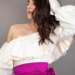 Angira Dhar Instagram - 🎀 . . Stylist @edwardlalrempuia Asst to stylist @asulkr @sushmita_makhija Makeup: @savleenmanchanda Hair: @swapnil_makeupnhair Outfit: @atsusekhose Photos by: @palashvphoto
