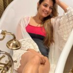 Anita Hassanandani Instagram – Little weight loss and I’m posing like a Victoria secret model 😂🤣😂🤣
Some raw unedited pre pool pics while Aaravv was asleep hubby was getting a massage had our  Nanny play the photographer.
Cape by @kalakaaribysagarika kalakaaribysagarika @dinky_nirh 
Swim suit m n s ✨
@dellaadventureandresorts Della Adventure & Resorts