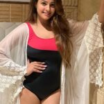 Anita Hassanandani Instagram – Little weight loss and I’m posing like a Victoria secret model 😂🤣😂🤣
Some raw unedited pre pool pics while Aaravv was asleep hubby was getting a massage had our  Nanny play the photographer.
Cape by @kalakaaribysagarika kalakaaribysagarika @dinky_nirh 
Swim suit m n s ✨
@dellaadventureandresorts Della Adventure & Resorts