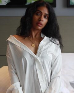 Anjali Patil Instagram - Summer in Colours.
📷 @sat_narain