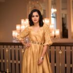 Anjana Rangan Instagram – Went all Gold 🌟
For #kgfchapter2 tamil media interview 
Outfit : @stephinlalanofficial 
Jewellery : @rajianand 
Styled by : @navadevi.rajkumar
Makeup : @oasiaugustina94 
Hair : @durga_hair_stylist 
Photography : @pk_views