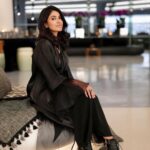 Anju Kurian Instagram - It’s satur-yay 🖤🖤🖤. ✨ ✨ ✨ ✨ 📸- @fazil3 👗- @mall_of_abayas #saturday #ootd #traveldiaries #ramadan #happyweekend #instadaily #postoftheday #goodmorning #instablackandwhite #fashionista #dailylook #styleyourday #instafamily W Hotel