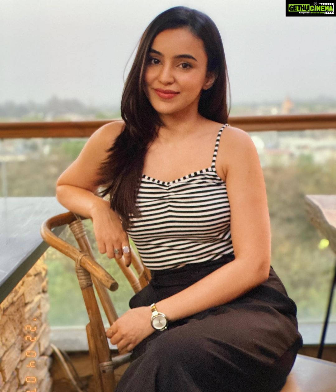 Ankitta Sharma Instagram - POV: you’re on a chai date with me ☕️