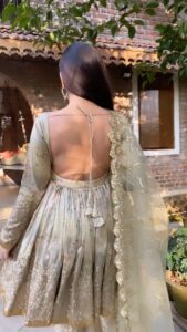 Ankitta Sharma Instagram - तूने आँखों से कोई बात कही हो जैसे.. 🥀

#reelitfeelit #saadireelsaadifeel