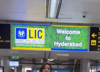 Antara Biswas Instagram - Touchdown #hydrerabad … To All the Guesses in my story … here am I ❤️… #morning #reel #airport #diaries #travel #event #tonight #excited