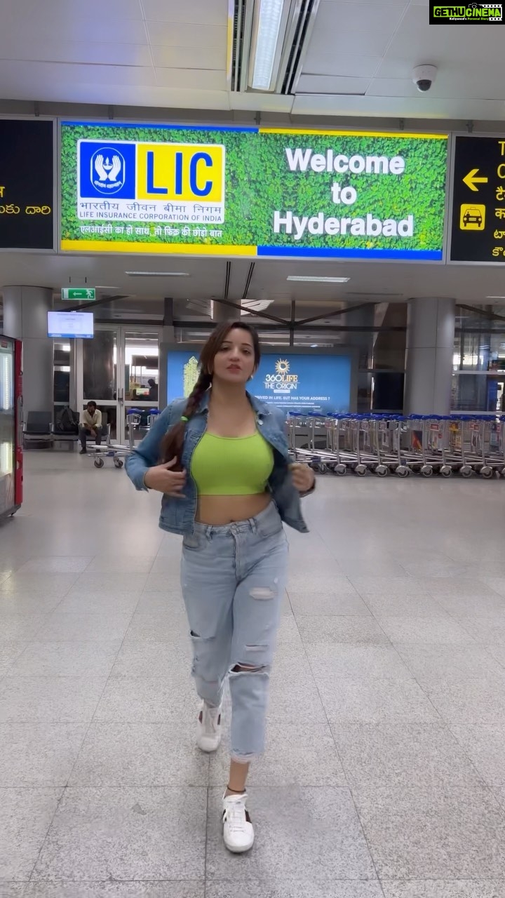 Antara Biswas Instagram - Touchdown #hydrerabad … To All the Guesses in my story … here am I ❤️… #morning #reel #airport #diaries #travel #event #tonight #excited