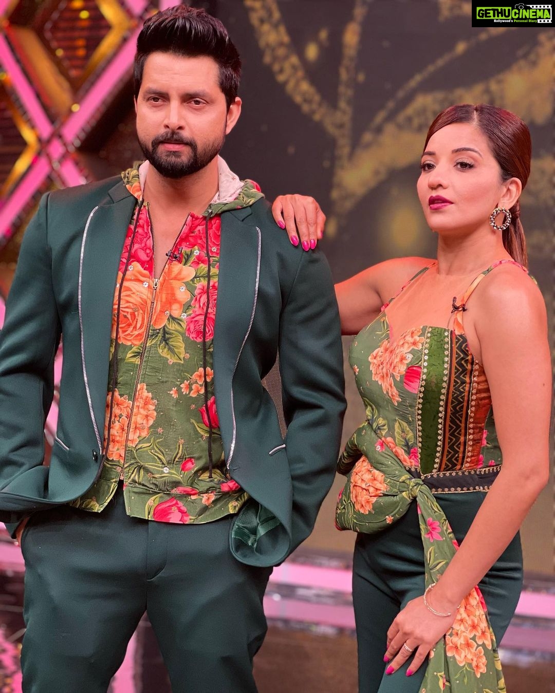 Antara Biswas Instagram - Real Love Doesn’t Meet You At Your Best … It meets You in your Mess ❤️…. #smartjodi every #sunday at 8pm only on @starplus Styled by: @harshalds Mua: @sachinmakeupartist1 Hairstyling: @shab_qureshi786 📸: @deepakpathak663