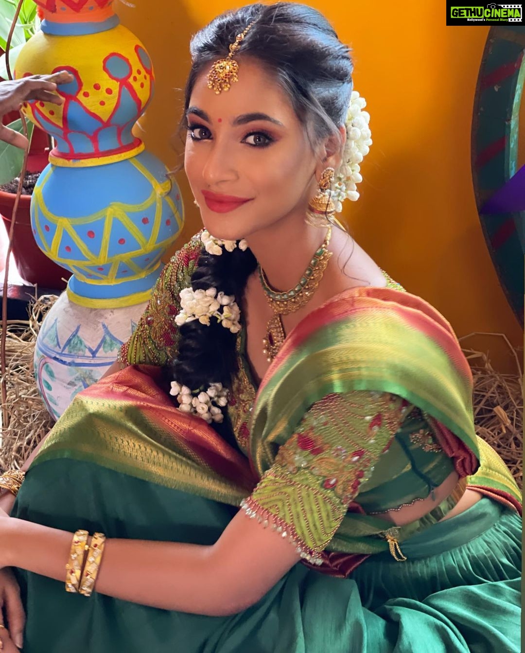 Anukreethy Vas Instagram - Iniya Tamil puthaandu nalvaazhthukal 💕 . Happy Tamil new year ✨✨✨ . May this year bring you all happiness and prosperity 💕 . Outfit @malgudi_designs 👗 Jewellery @jjjewellerymart 💍 Pc @rollinstudio_by_arvindraj 📸 Mua @sangeethamakeoverartistry 💄 @sashbysona Hairstylist @vichuhairstylist Chennai, India