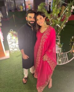 Anushka Sharma Instagram - Wedding function in a bubble! Now I think I’ve seen and celebrated possibly every function and festival in a bubble! 🤔🫧🤭
#BubbleLife