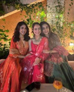 Anya Singh Instagram - 🪔 ✨ Twinkling in @picchika ♥️ Accessory - @karishma.joolry Styled by @mohitrai with @shubhi.kumar 🤗
