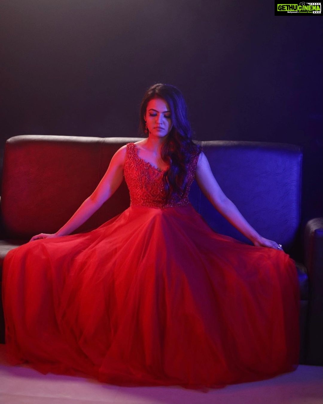 Aparna Das Instagram - Reminder : you are loved ♥️ #red 📸 @zion_mathew_thomas