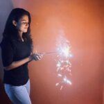 Aparna Das Instagram - Flat engil Flat 😅 Happy and safe vishu everyone 😍 🔥