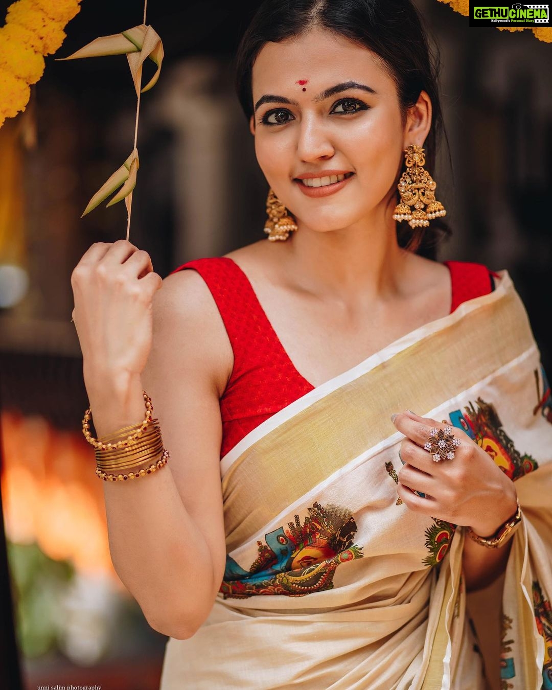 Aparna Das Instagram - My Favorite attire 😍 Thank you @unni_salim for these pictures 😍