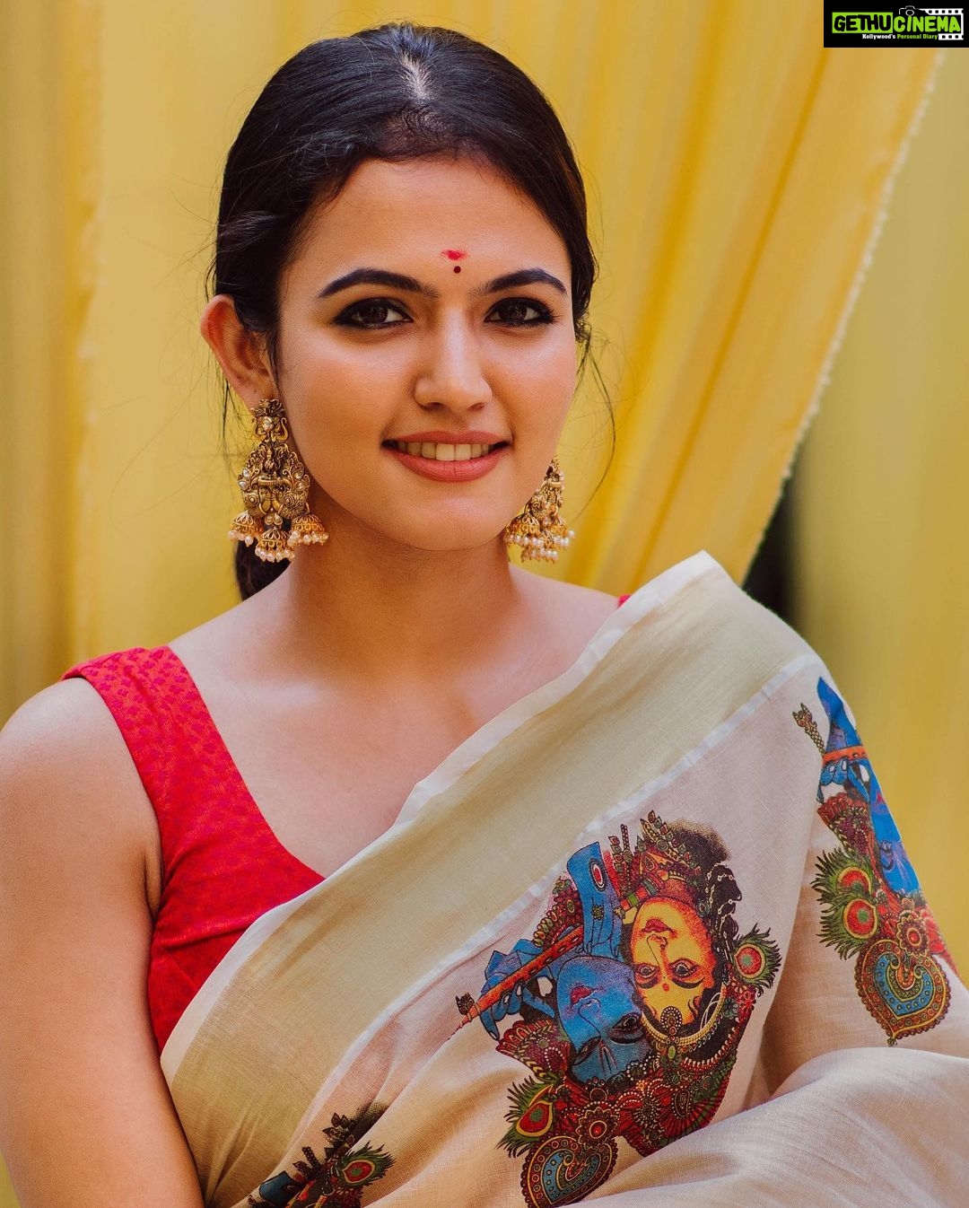 Aparna Das Instagram - My Favorite attire 😍 Thank you @unni_salim for these pictures 😍
