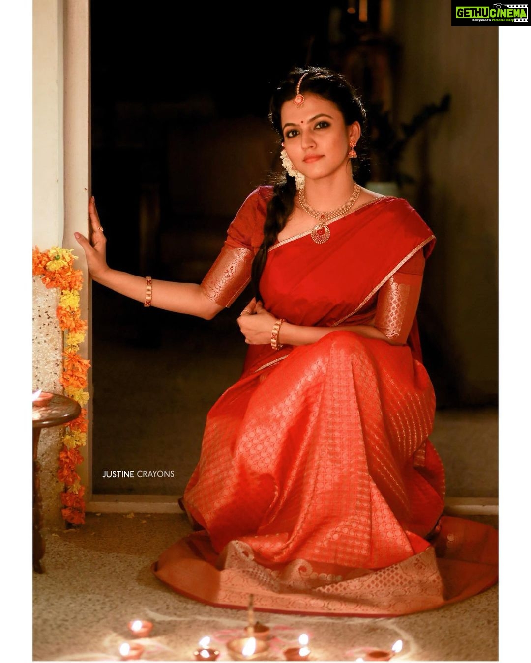 Aparna Das Instagram - Happy Diwali 🪔 Pc : @justinaugustin.konuparambil