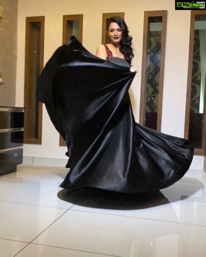 Aparna Das Instagram - Slay. Photos coming sooon This beautiful dress by @rutwva_insta Makeup by @sajithandsujith