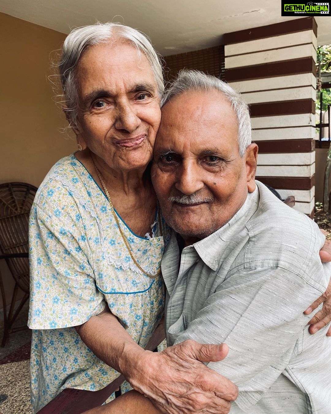 Aparna Das Instagram - Brother sister love 💕 #grandpa #hissister #happyfaces 😊