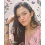 Aparna Das Instagram - Trying to look on the pink side of life ✨