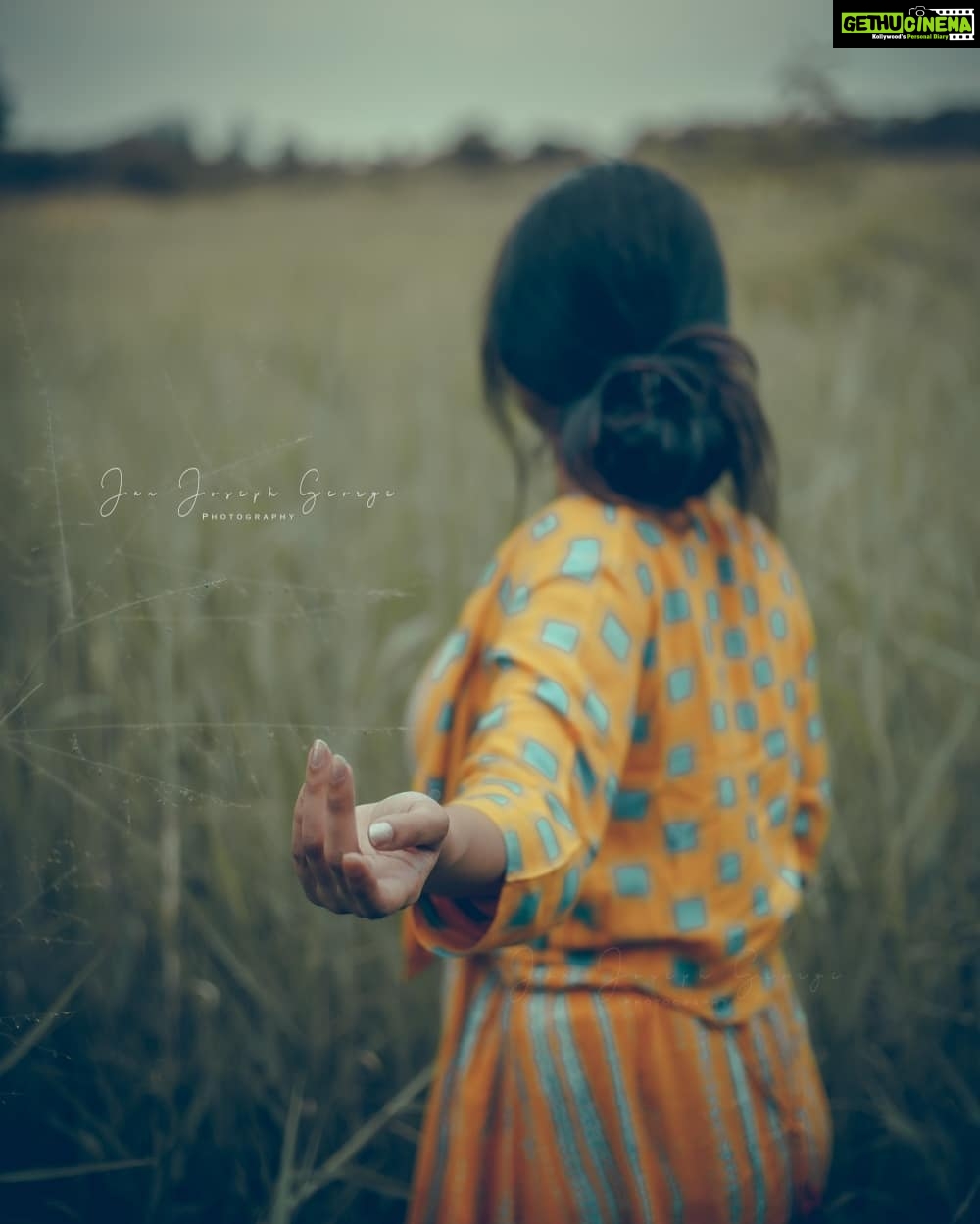 Aparna Das Instagram - Follow me 😉 #lovedit #photography #me #nature #photoshoot #swiperight @janjosephgeorge ❤