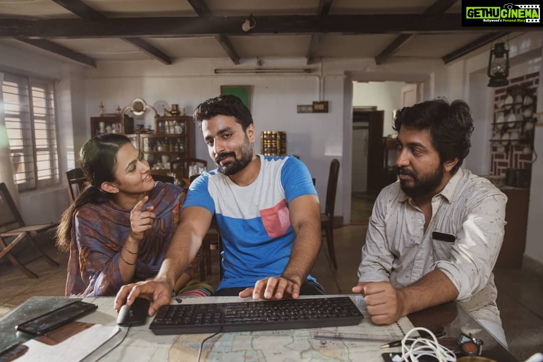 Aparna Das Instagram - Pictures from #Manoharam which I always wanted to post. Memories to cherish forever ❤ #manoharam #behindthescenes #vineethsreenivasan