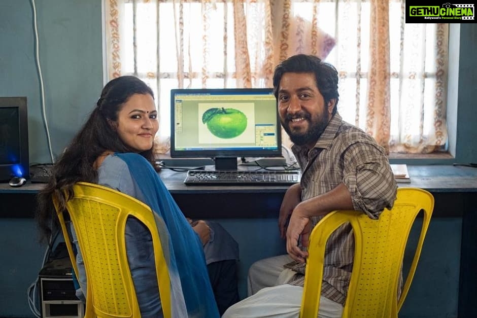 Aparna Das Instagram - Pictures from #Manoharam which I always wanted to post. Memories to cherish forever ❤ #manoharam #behindthescenes #vineethsreenivasan