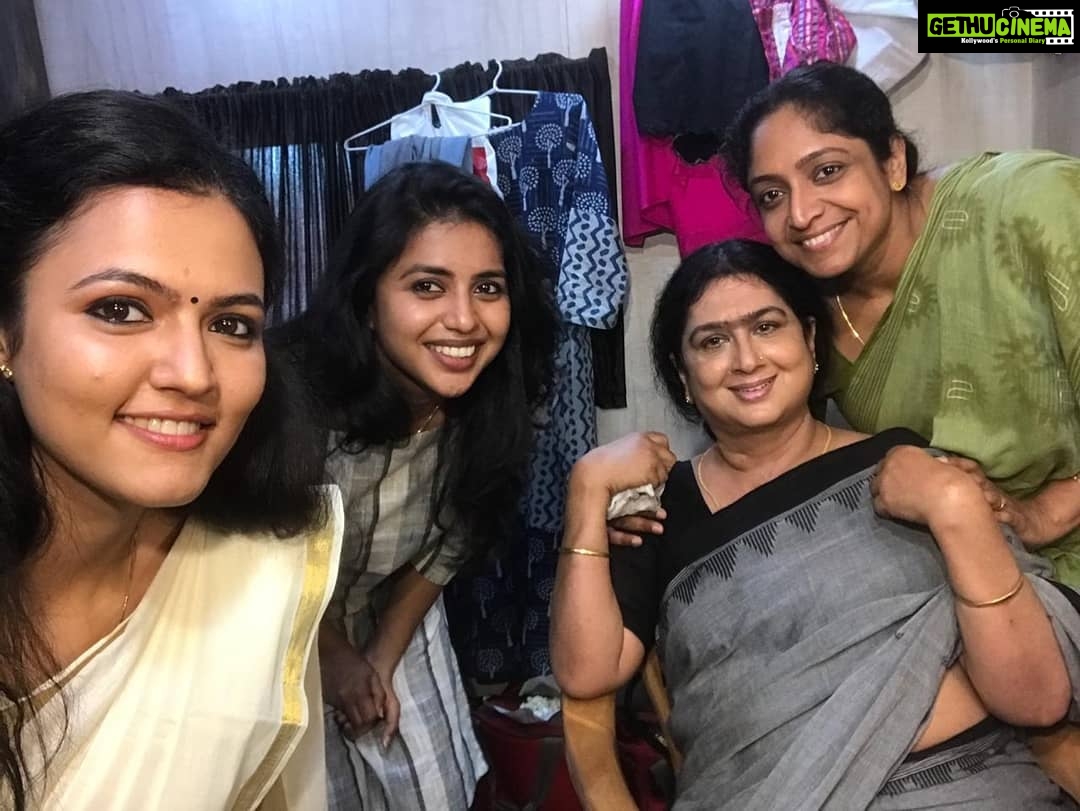 Aparna Das Instagram - Pictures from #Manoharam which I always wanted to post. Memories to cherish forever ❤ #manoharam #behindthescenes #vineethsreenivasan
