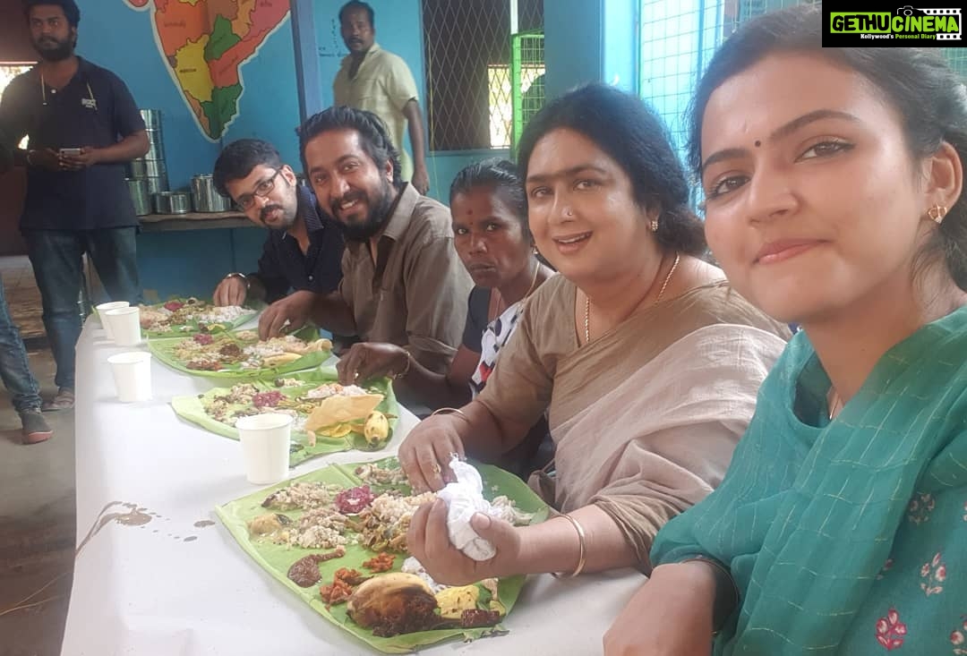 Aparna Das Instagram - Pictures from #Manoharam which I always wanted to post. Memories to cherish forever ❤ #manoharam #behindthescenes #vineethsreenivasan