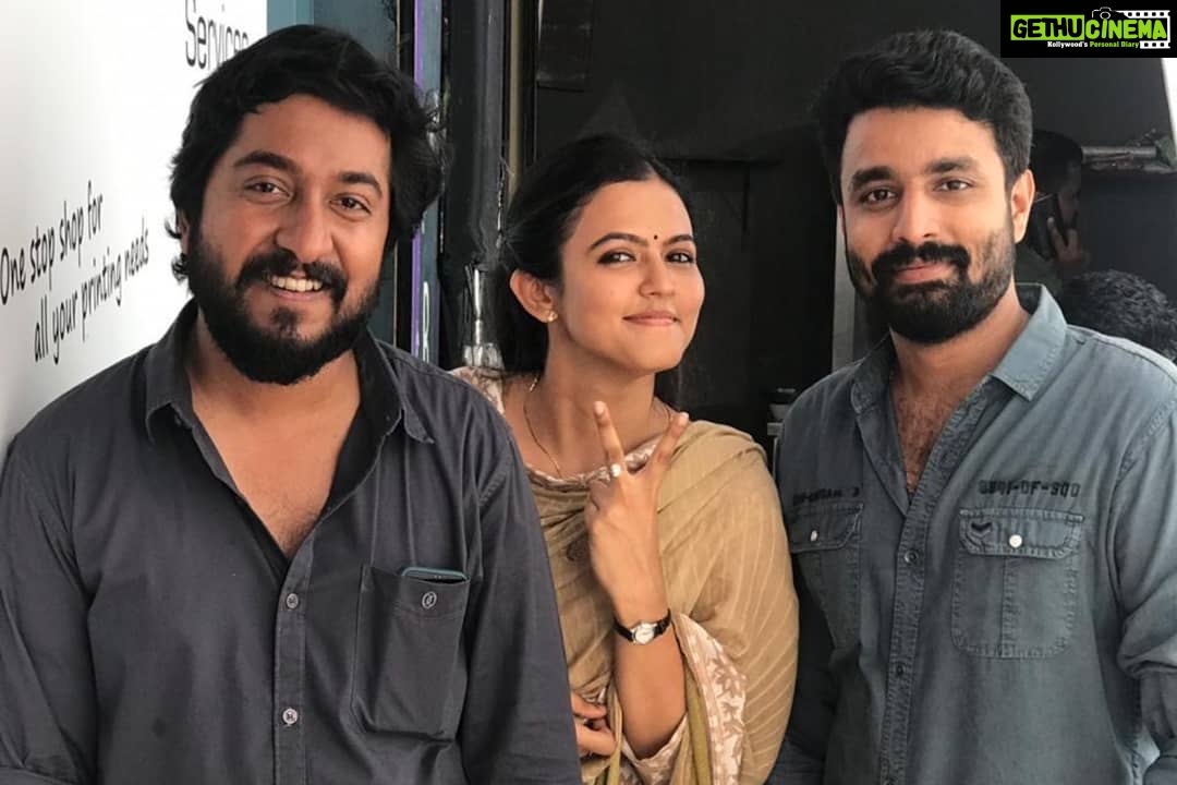 Aparna Das Instagram - Pictures from #Manoharam which I always wanted to post. Memories to cherish forever ❤ #manoharam #behindthescenes #vineethsreenivasan