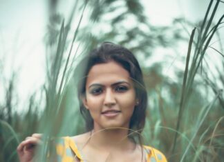 Aparna Das Instagram - Follow me 😉 #lovedit #photography #me #nature #photoshoot #swiperight @janjosephgeorge ❤