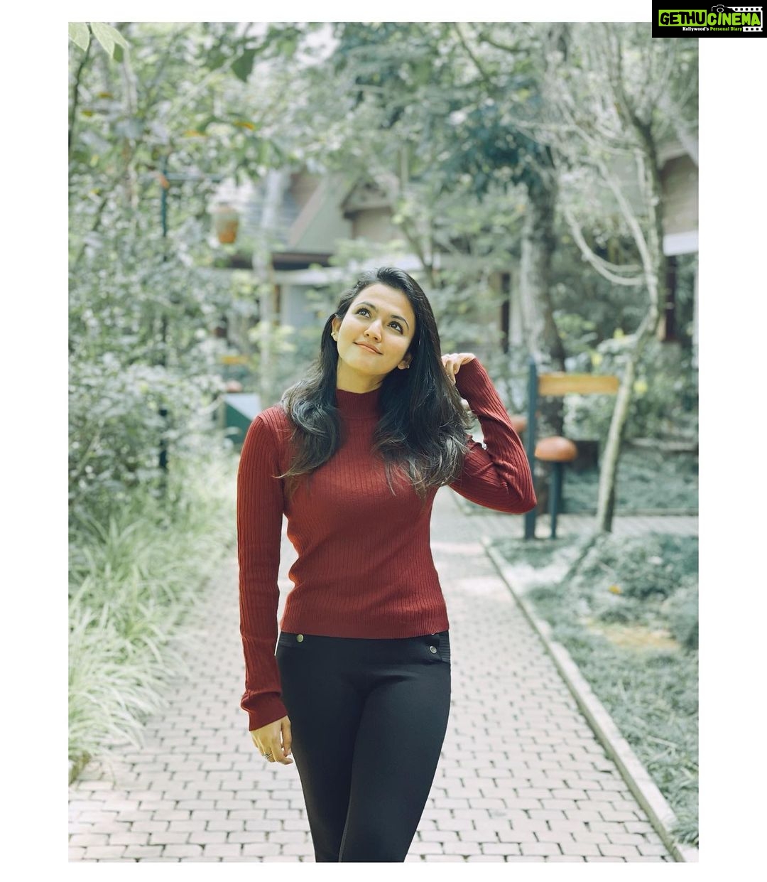 Aparna Das Instagram - Tell me what do u love the most ?! ;) Morickap Resort