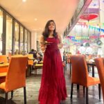 Aparna Das Instagram - That Joy, Me around food always 😌 Pc : @adnankoroth Phone : @anto_thomas’s new iphone 13 pro 😝 #december #favoritemonthoftheyear #christmasvibes Grand Hyatt Kochi Bolgatty