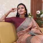 Aparna Das Instagram - Jewelry is the most transformative thing you can wear. And I love how each jewelry from @dcjewellers.official changes the look of the saree I'm wearing ….. from statement jewelry to traditional jewelry. They have an amazing range of collection at very reasonable price Feel good and look good with @dcjewellers.official Find your unique piece at @dcjewellers.official , Thrissur Makeup and hair styling : @makeupbysanakbarsha 👗 @zohibzayi #goldjewellery#jewelry#jewellerydesign#jewellery