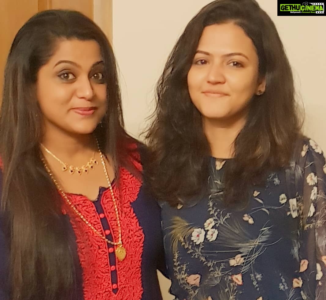 Aparna Das Instagram - Helloooo everyone 😁😁😁 Sooooo... I have done my first baby step to my biggest dream. Soo lucky to be a smalll part of the movie "NJAN PRAKASHAN" releasing this december. My dream come true moment was sharing the screen with the greaaaattttttt "FAHAD FAZIL" and to be a part of "SATHYAN ANTHIKAD MOVIE" 😁 and yessss "S. Kumar sir" 😍😍 everything and everyone about this movie is soo good. ❤❤ . All credit goes to @akhilsathyan 💕. Thanks to everyone who supported me till now with all my small small achievements. Hope this just a small begining. 😊 💃💃💃💃💃💃💃💃💃💃💃 . #njanprakashan#fahadfazil#sathyananthikad#nikhilavimal#sreenivasan#film#malayalammovies#dec_release#happiness#skumar#love