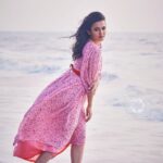Aparna Das Instagram - Meet me at the beach 🏝 . . Photography @rahul_raj_._r Styling @zohibzayi Mua @makeupbyanil Outfit @celebration_by_khalif Special thanks @shijaz_bin_nazar @yaaazyee @ashif_k_a_ #beachphotography #beach #sunset #photoshoot #waves